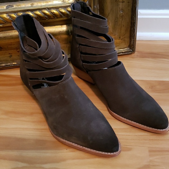 Sale⬇️$119| Free People | Sloane Ankle Boot - Picture 6 of 8